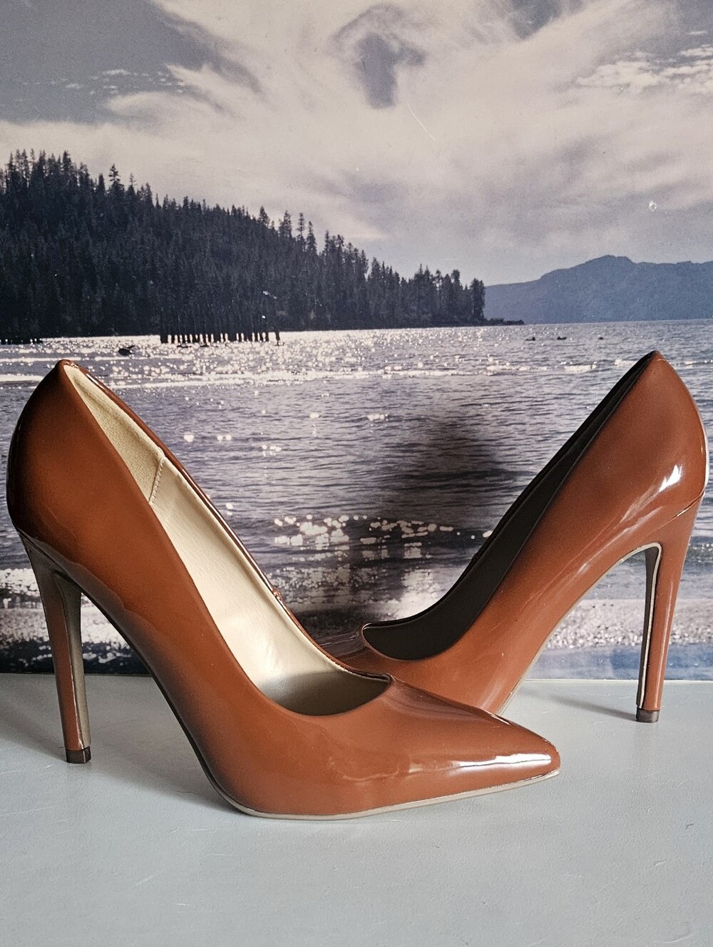 Derek Heart Patent Leather Heels - Picture 2 of 9